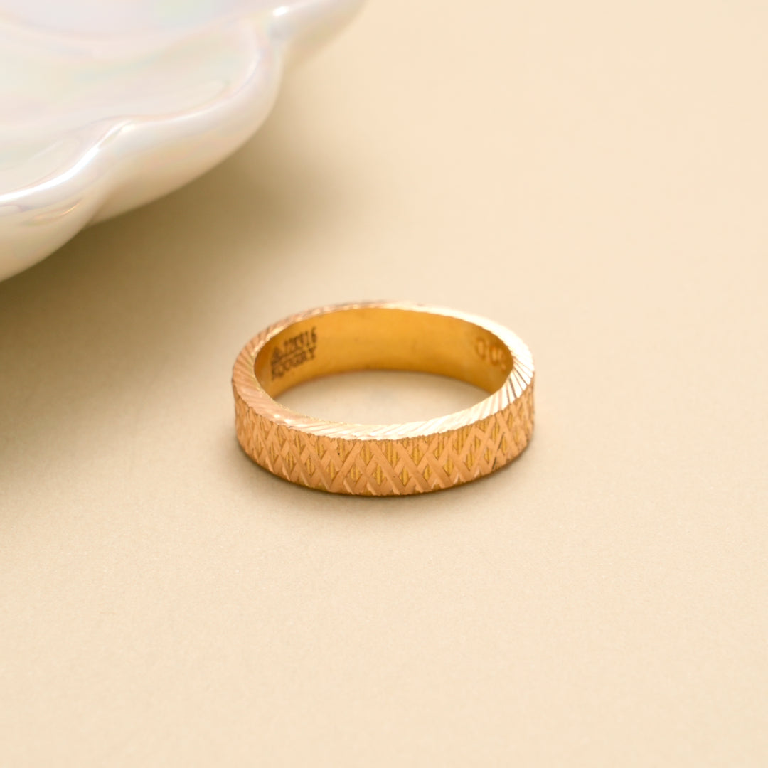 Cross Pattern Simple Gold Ring