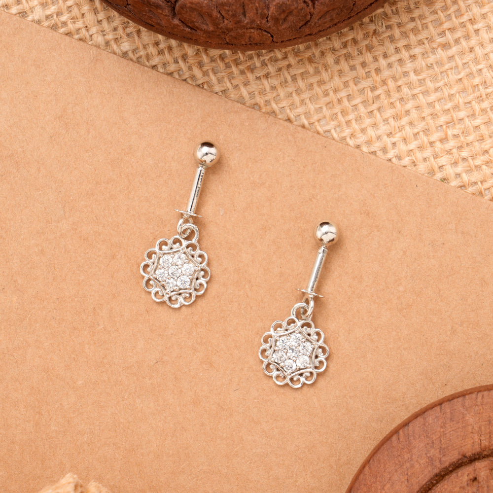 Elegant White Stone Flower Design Silver Koppu