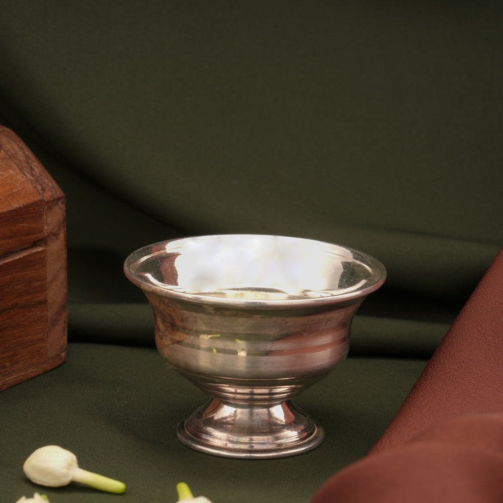Traditional Smooth Finish Silver Santhana Pela