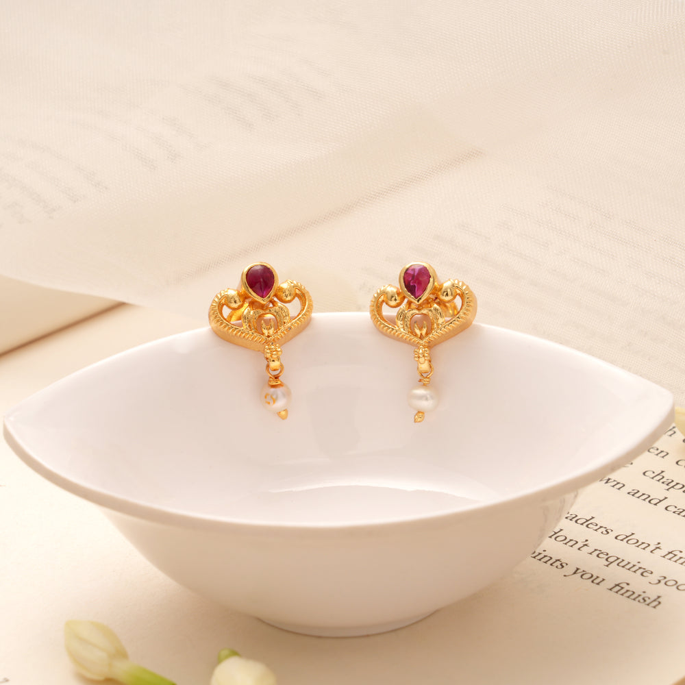 Minimal Ruby Heart Design Golden Earring