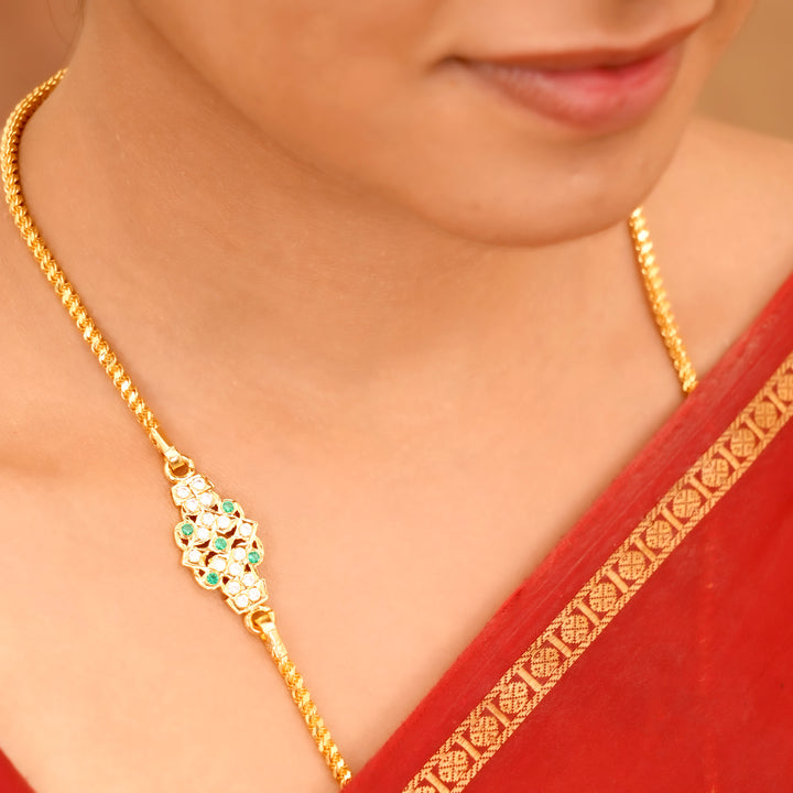 Graceful Silver White Stone Mugappu Chain