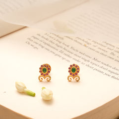 Tiny Charm Floral Kundan Golden Stud