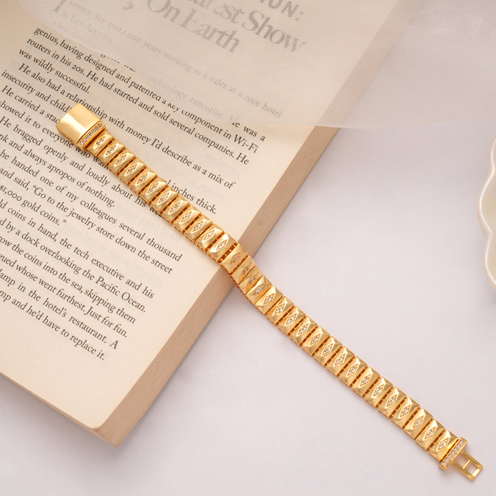 Bold Interlinking Design Golden Bracelet