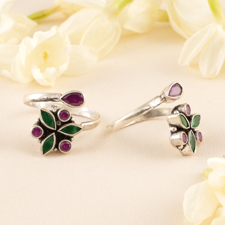 Leaf Shape Ruby & Emerald Toe Ring