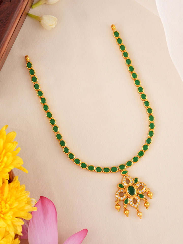 Single Layer Emerald Stone Necklace