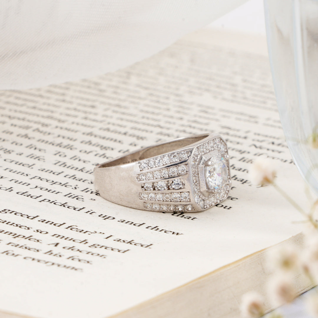 Elegant Moissanite Men’s Silver Ring