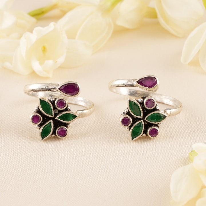 Leaf Shape Ruby & Emerald Toe Ring