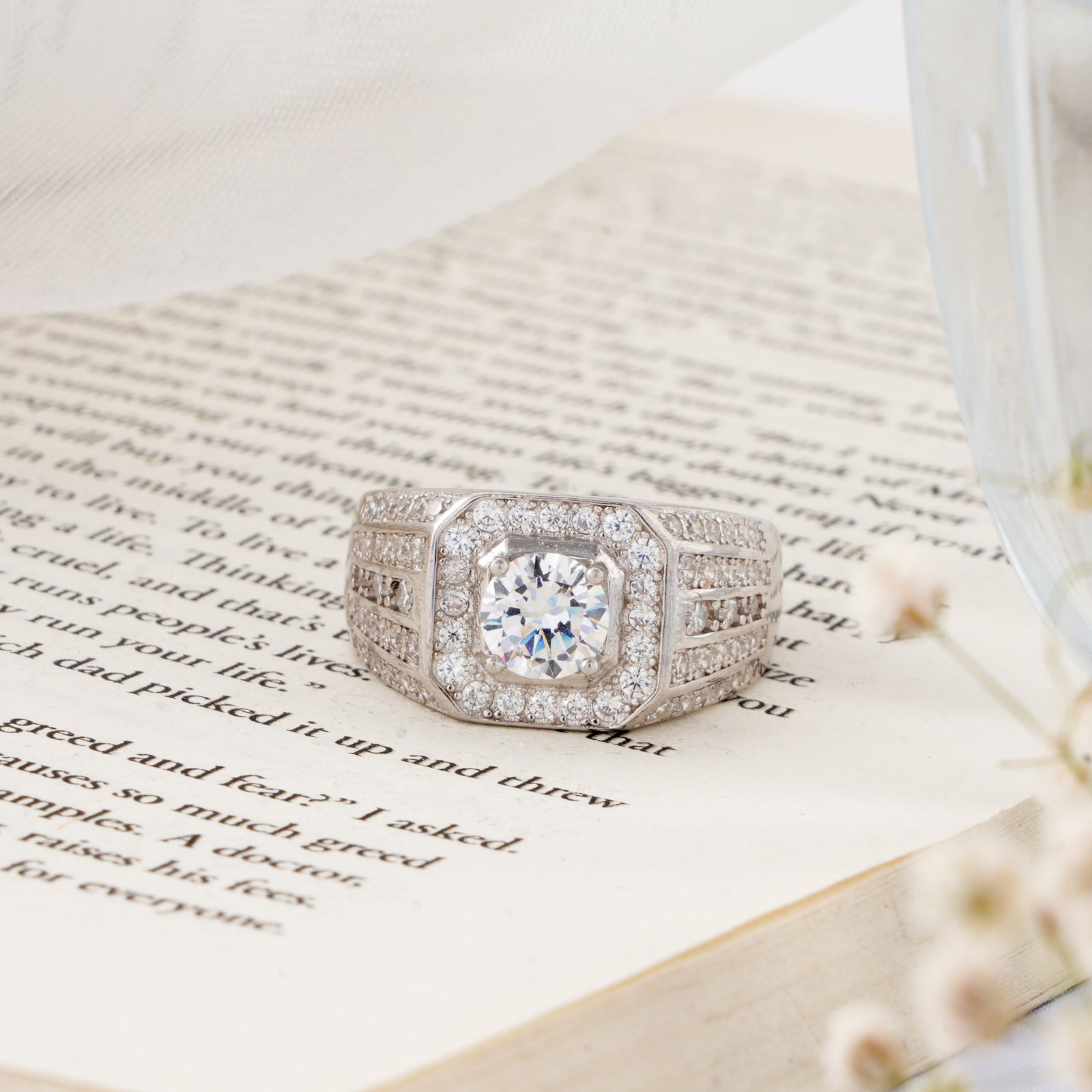 Elegant Moissanite Men’s Silver Ring