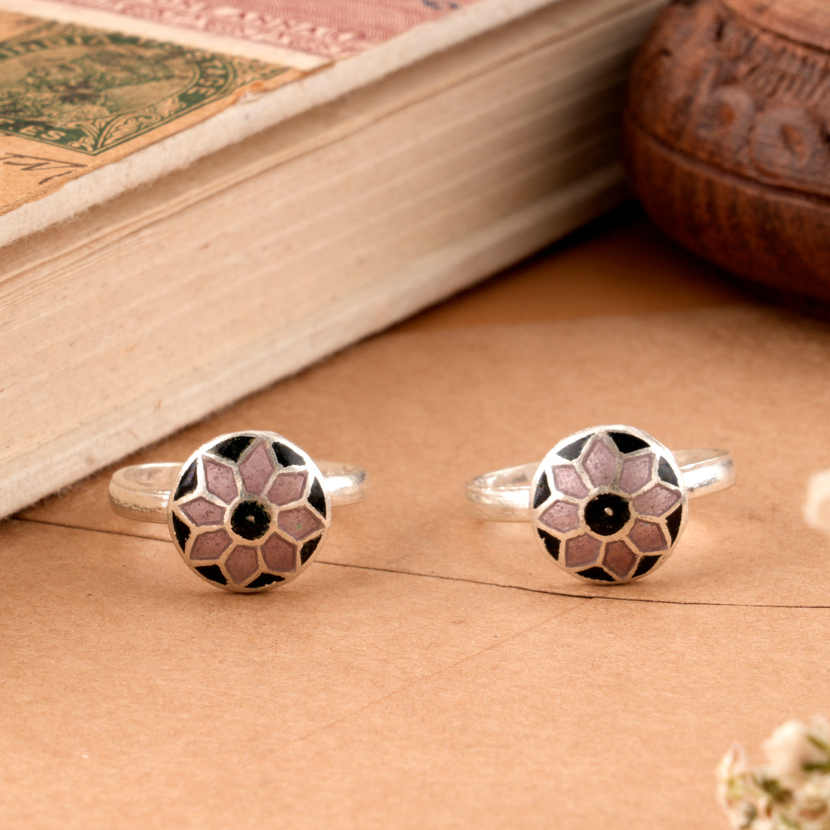 Floral Pattern Pink Black Enamel Silver Toe Ring