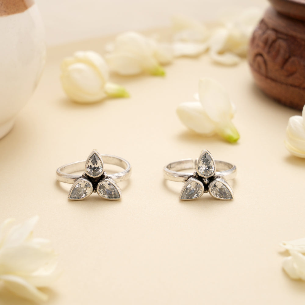 Silver Triple Petal Crystal Antique Toe Ring