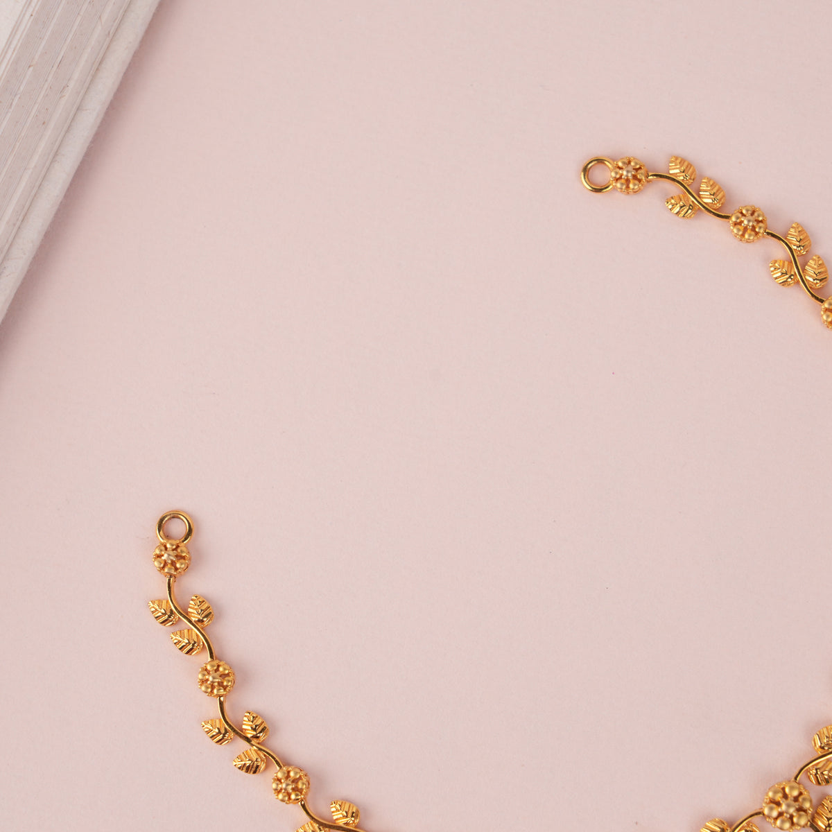 Minimal Floral Casting Leaves Gold Necklace