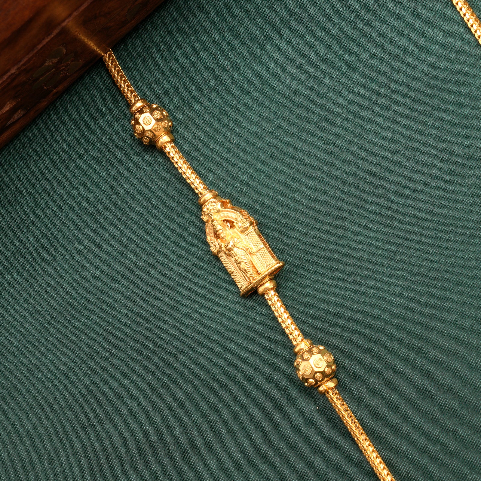 Madurai Meenakshi Mugappu Gold Chain