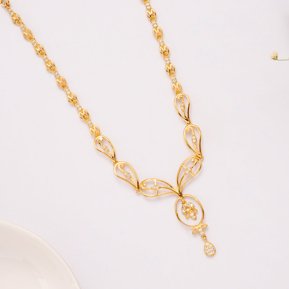 Flower Leaf Pattern Golden Necklace Set