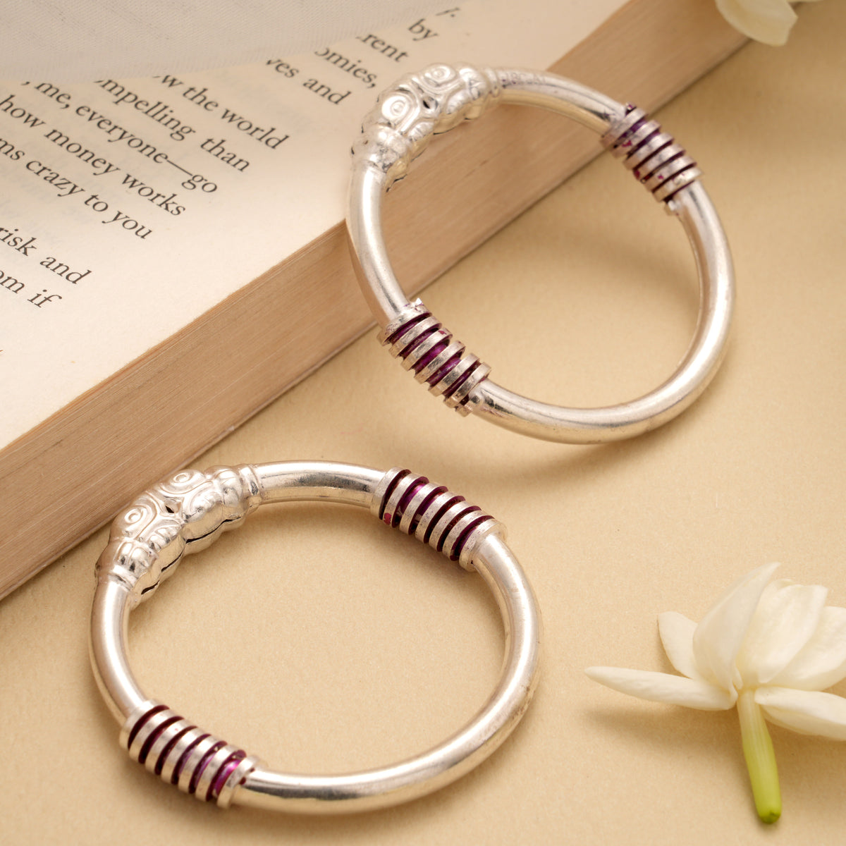 Bold Swirl Yazhi Pattern Silver Baby Kappu