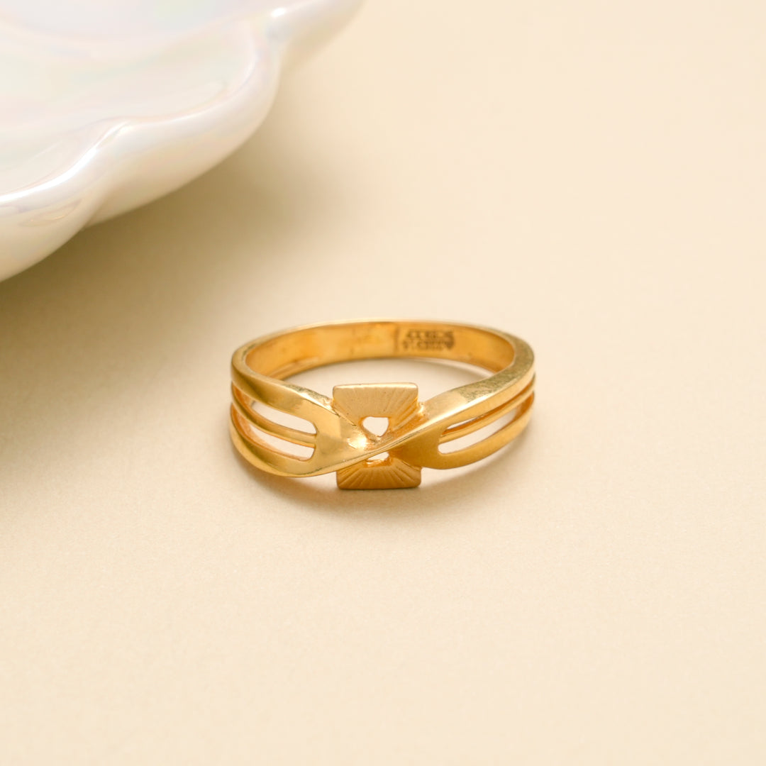 Modern Square Link Gold Ring
