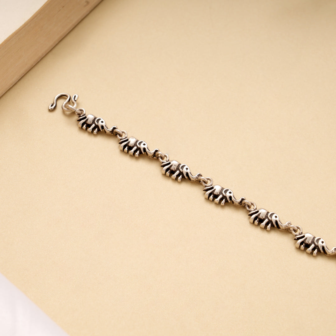 Antique Elephant Motif Link Silver Bracelet