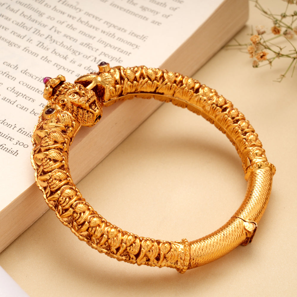 Nagas Golden Lion Head Nakshi Kada