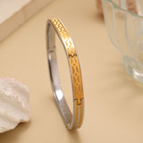 Heritage Square Pattern Golden Line Kada