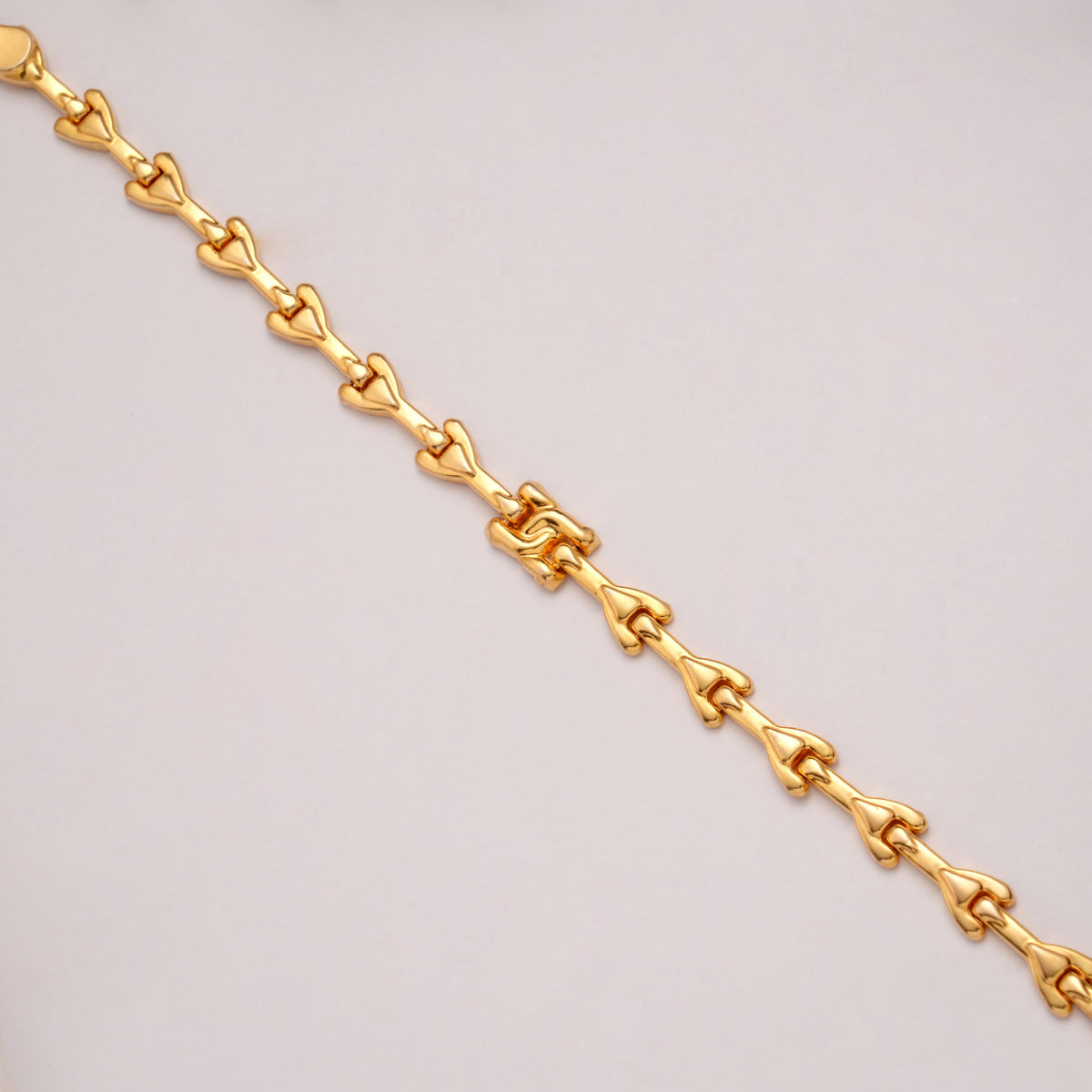 Romantic Golden Arrow Shaped Women's Bracelet