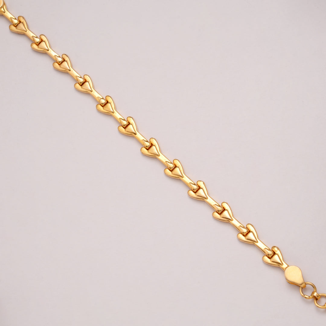 Heritage Heart Shaped Link Golden Bracelet