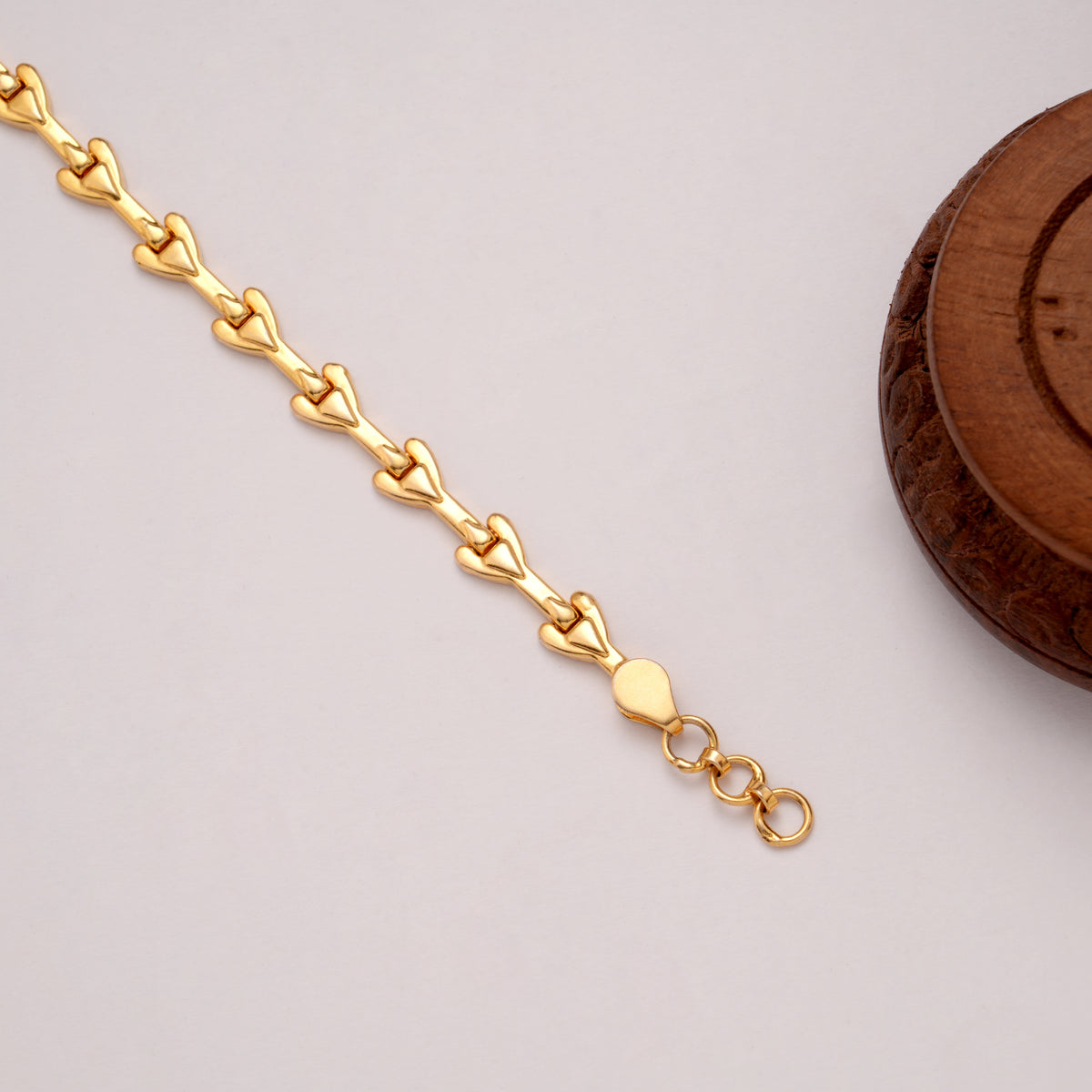 Heritage Heart Shaped Link Golden Bracelet