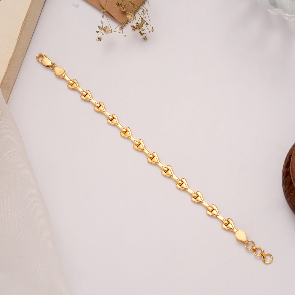 Heritage Heart Shaped Link Golden Bracelet