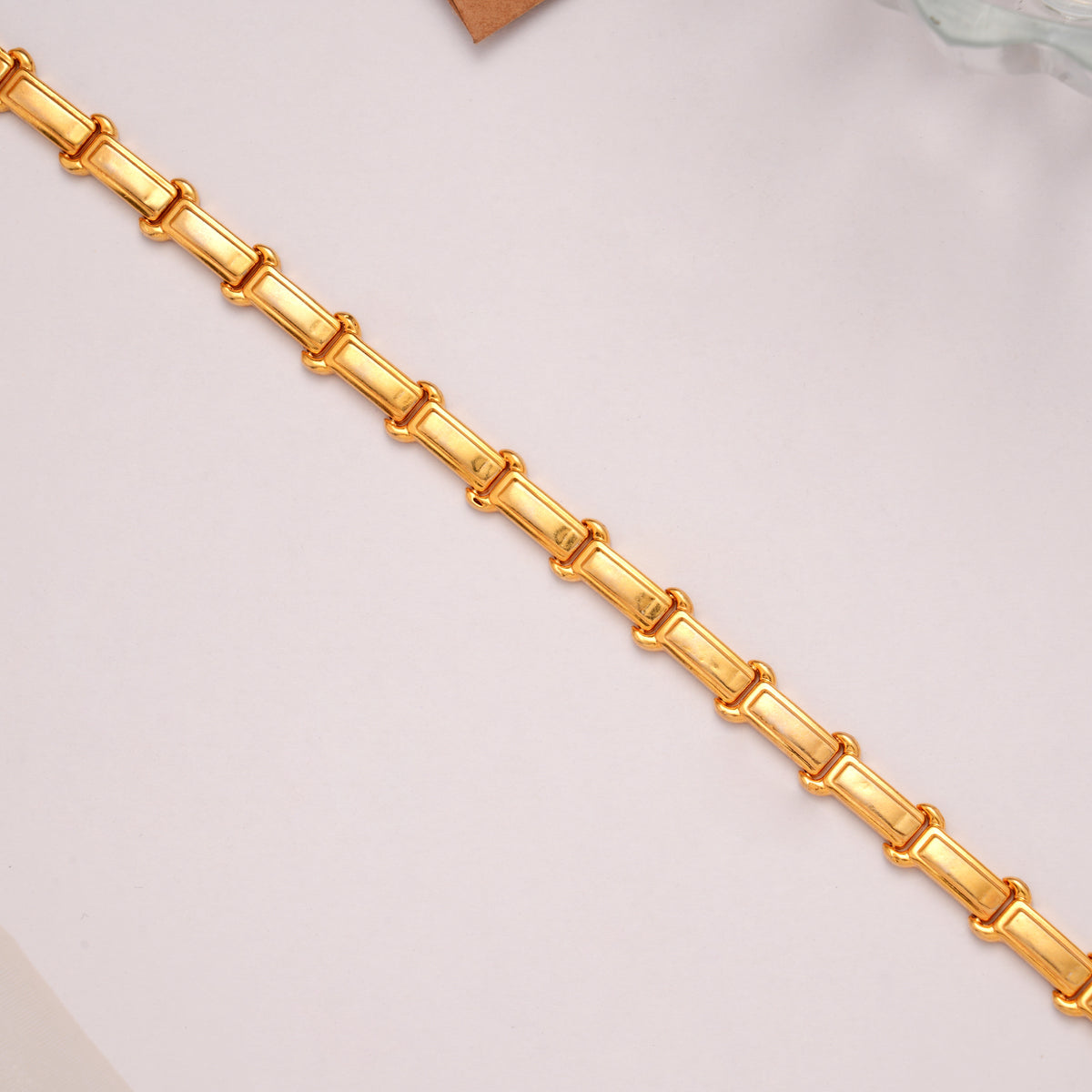 Minimal Curved Link Design Golden Bracelet
