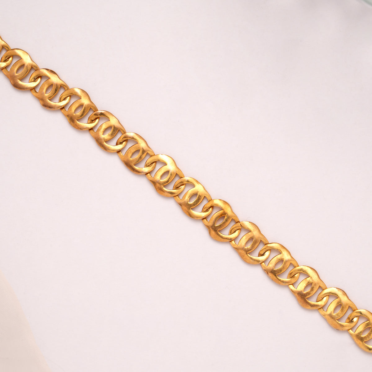 Regal Interlocking Loop Link Golden Bracelet