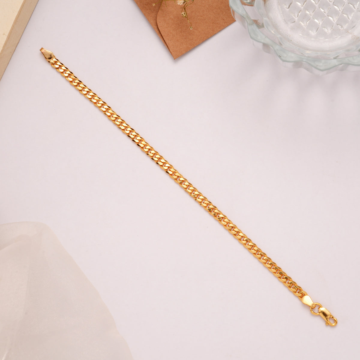 Heritage Thin Curb Golden Bracelet