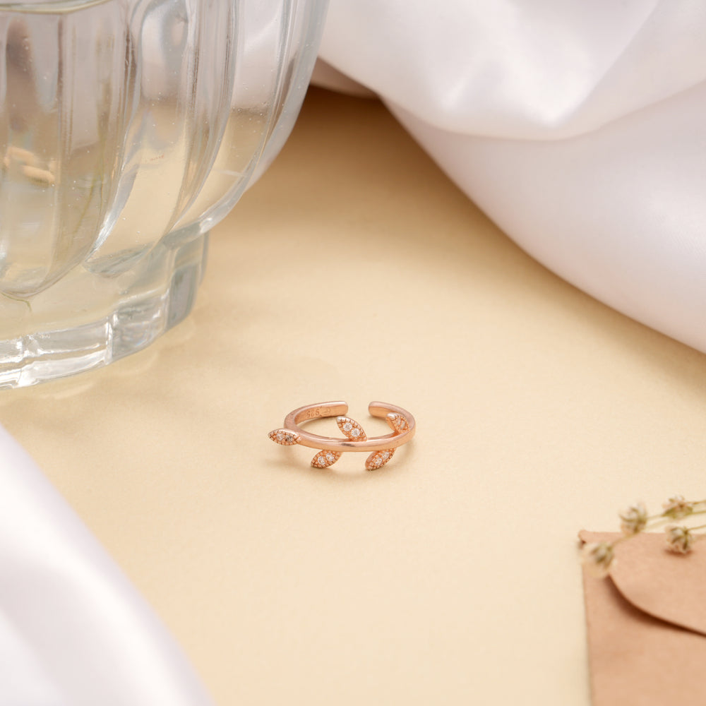 Classic Leafy Pattern Rose Golden Ring