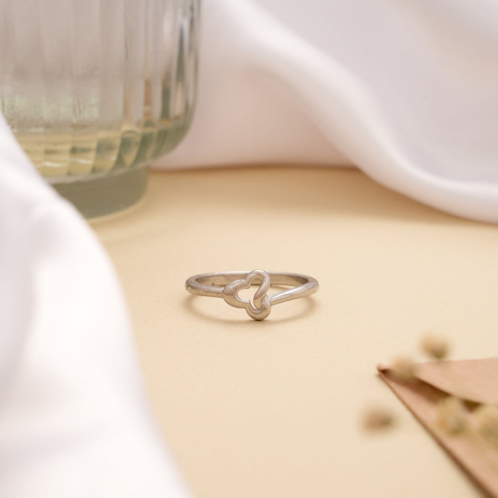Minimal Charm Heart Design Silver Ring