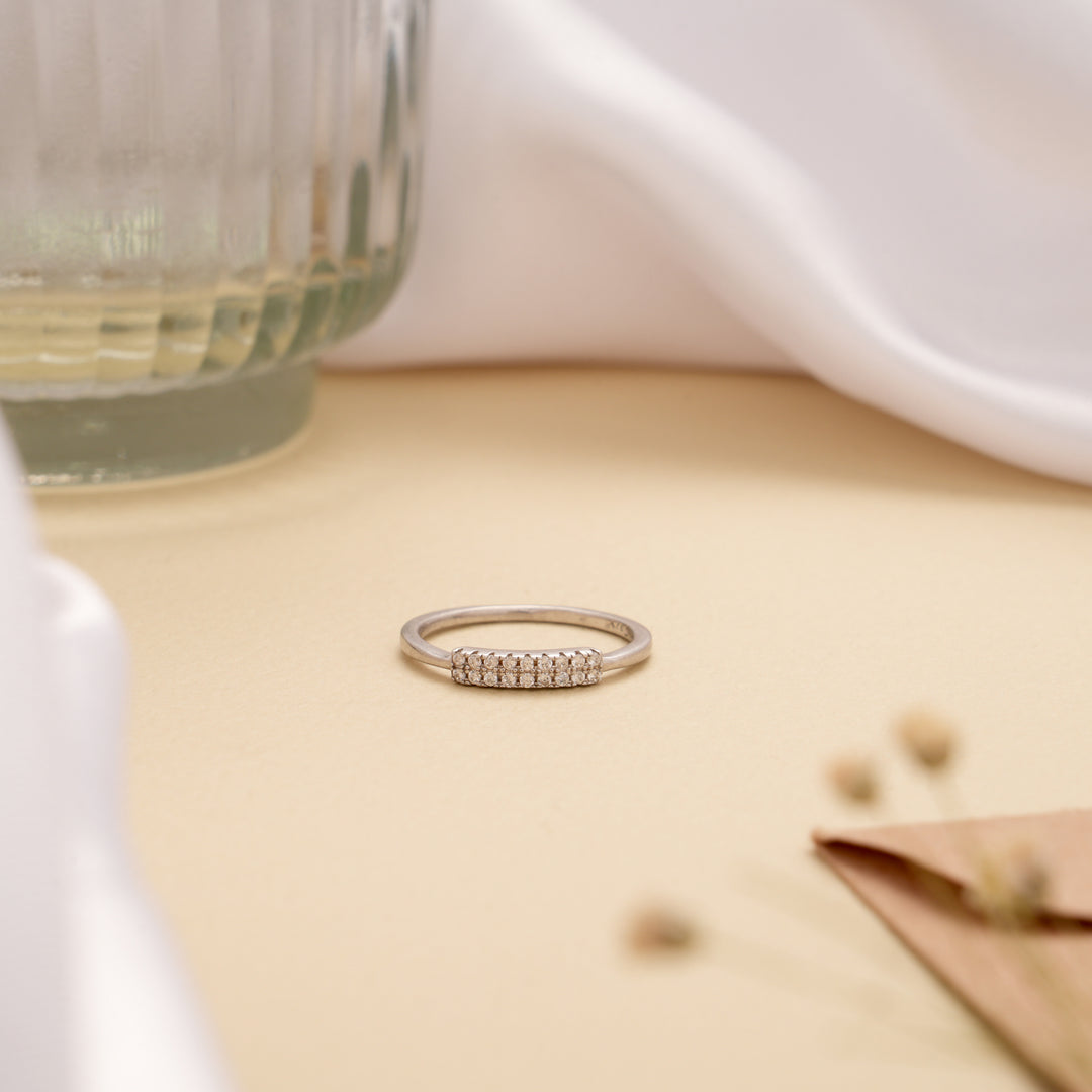 Elegant Linear Band Design Silver Ring