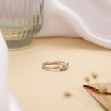 Central Interlocking Infinity Design Silver Ring