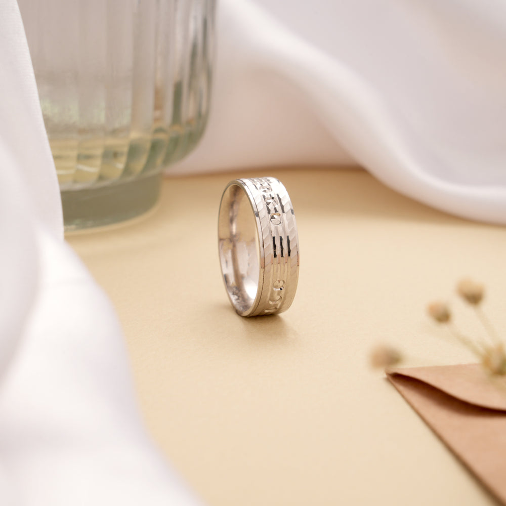 Elegant Band Design Silver Men’s Ring