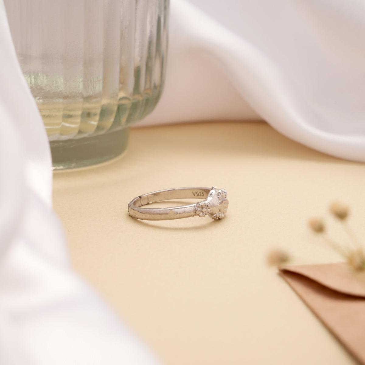 Elegant Intertwined Handshake Silver Ring