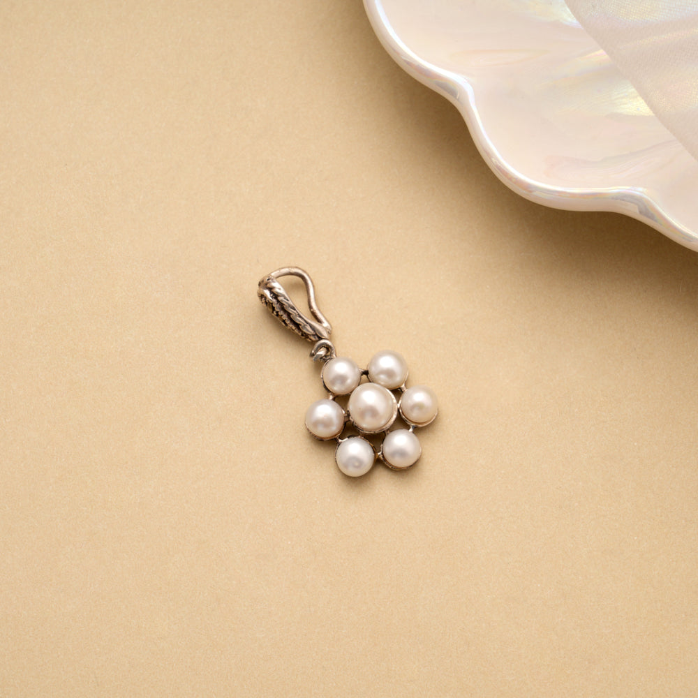 Flower Pearl Design Silver Pendant