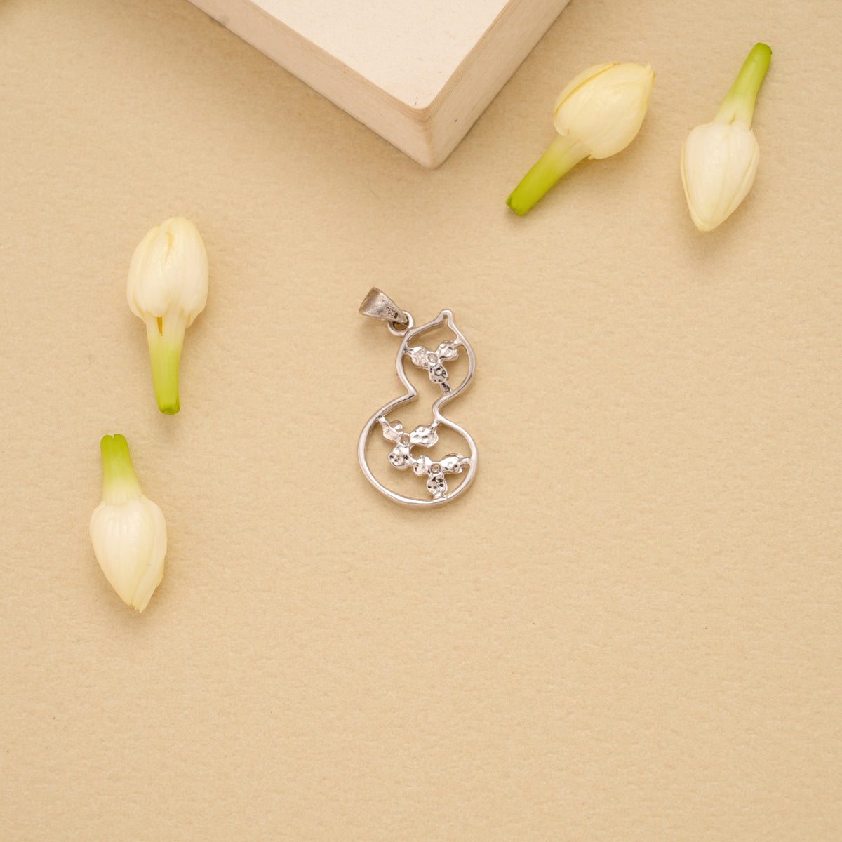Pear Shaped Flower with Silver Stones Pendant