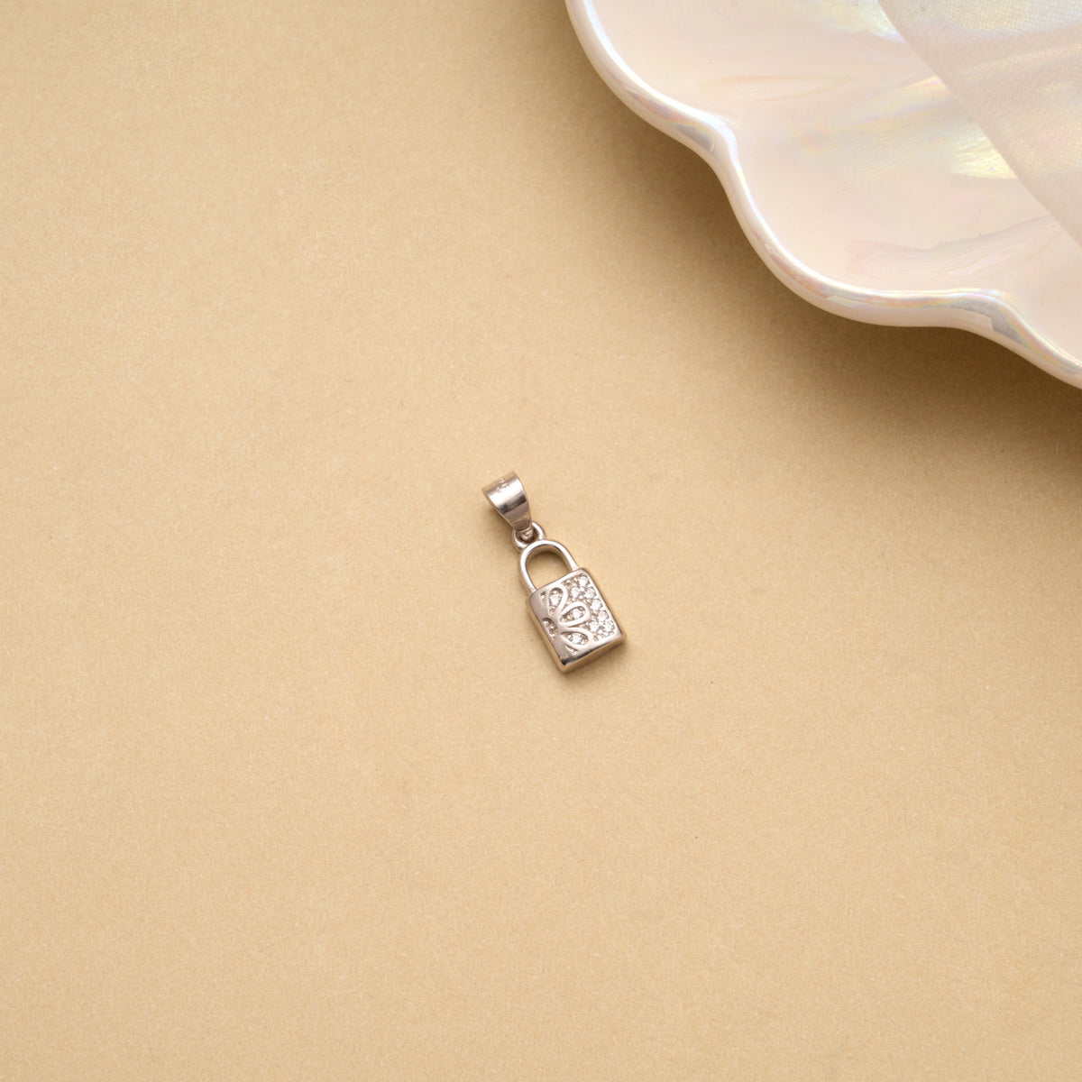 Minimal Lock Silver Pendant