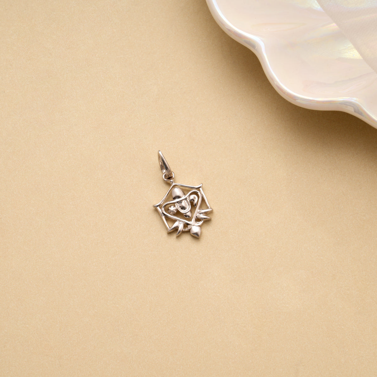 Cute Design Silver Pendant