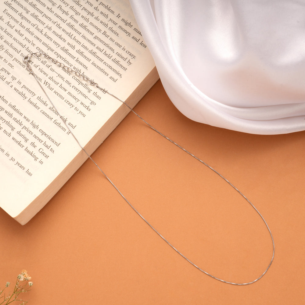 Sleek Silver Snake Design Chain for Women