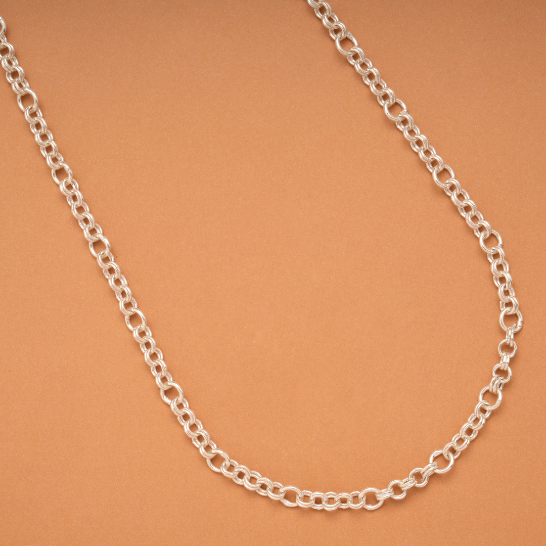 Sleek Silver Oval Link Chain