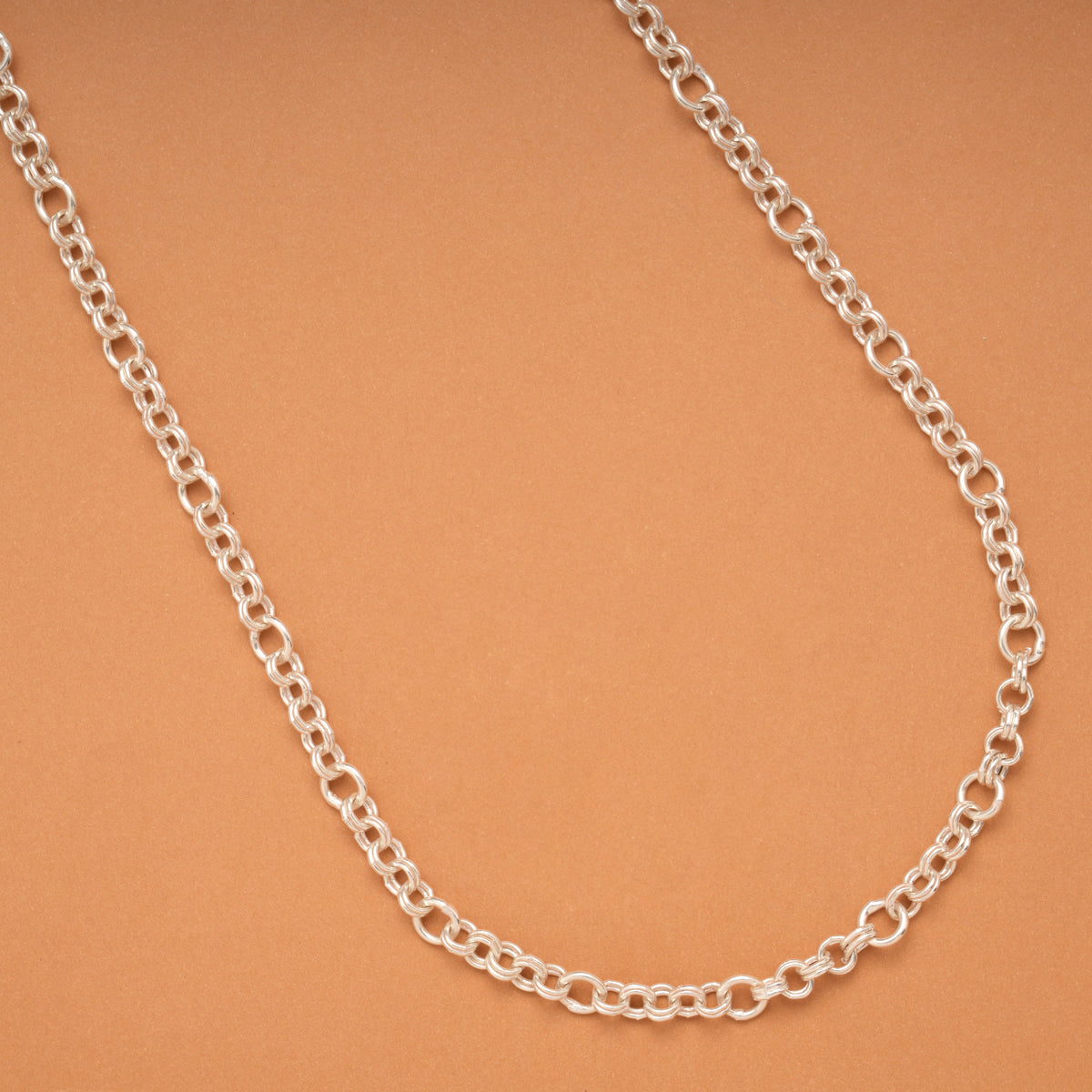 Sleek Silver Oval Link Chain