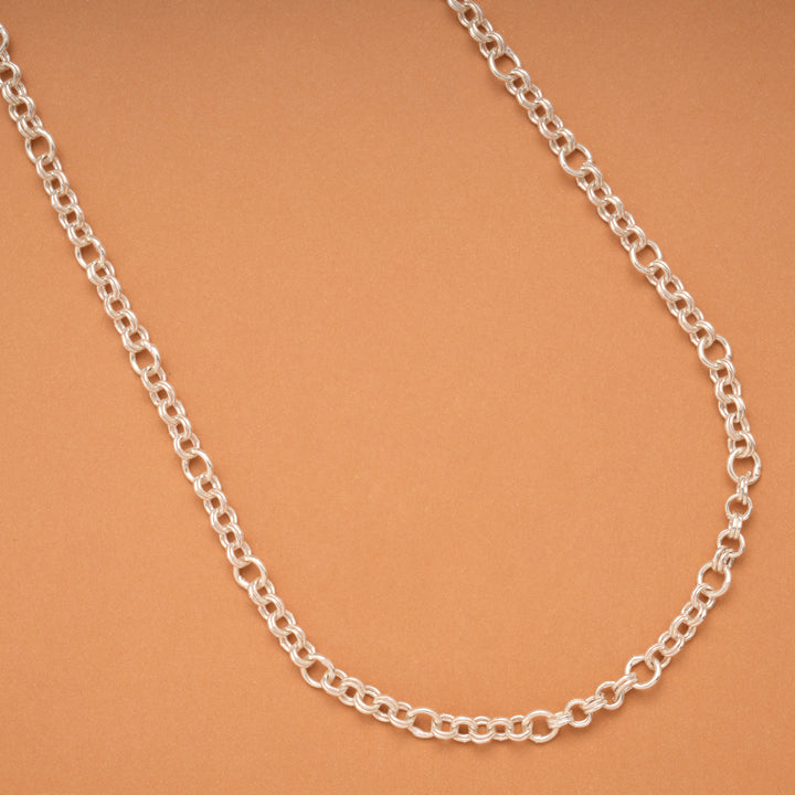 Sleek Silver Oval Link Chain