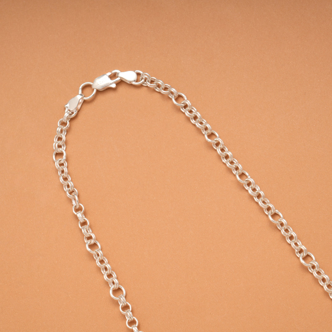 Sleek Silver Oval Link Chain
