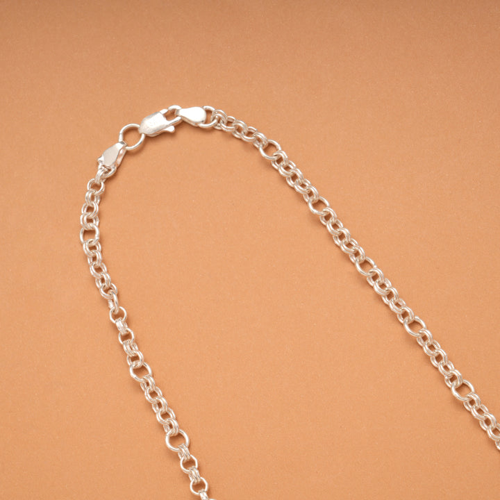 Sleek Silver Oval Link Chain