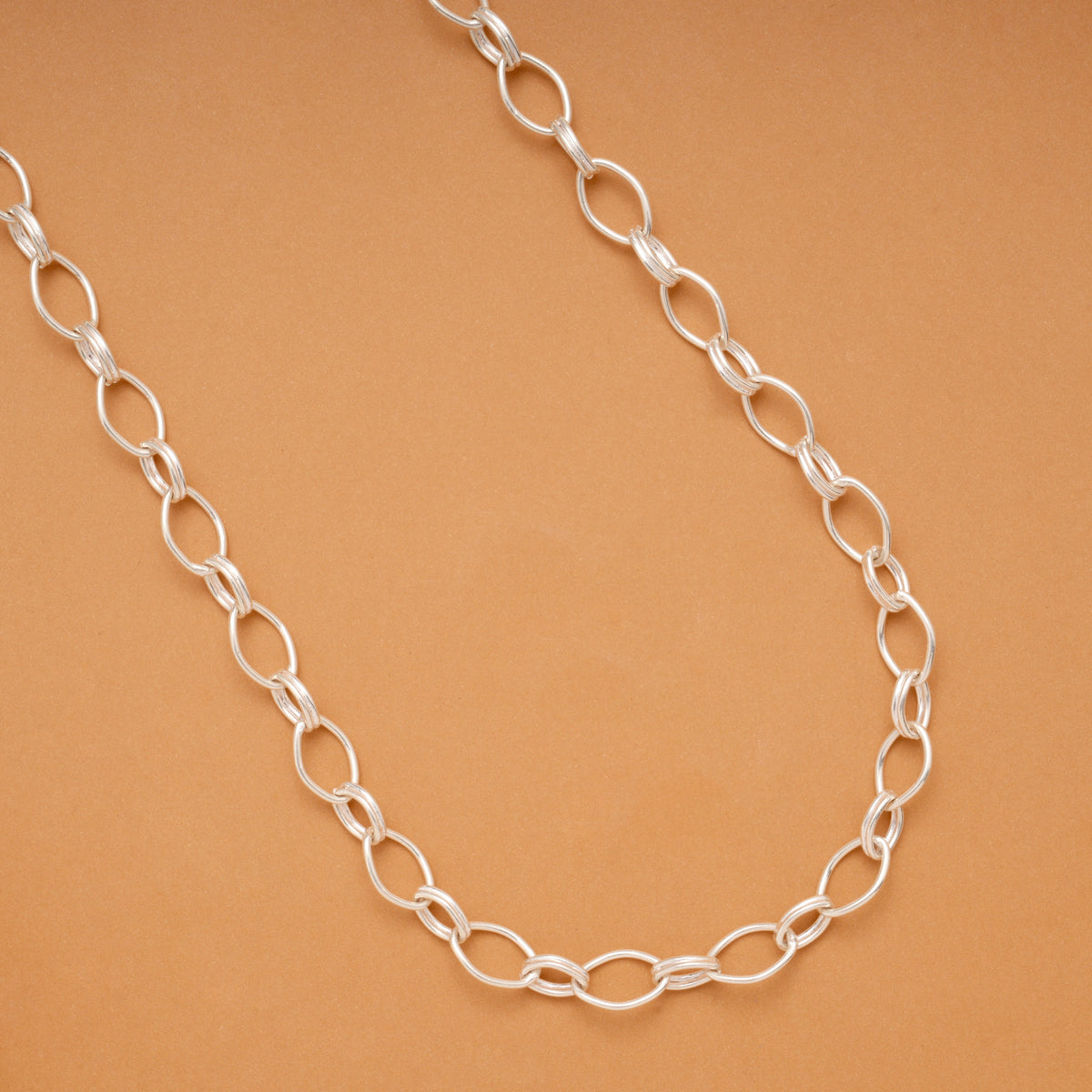Elegant Oval Link Pattern Silver Chain