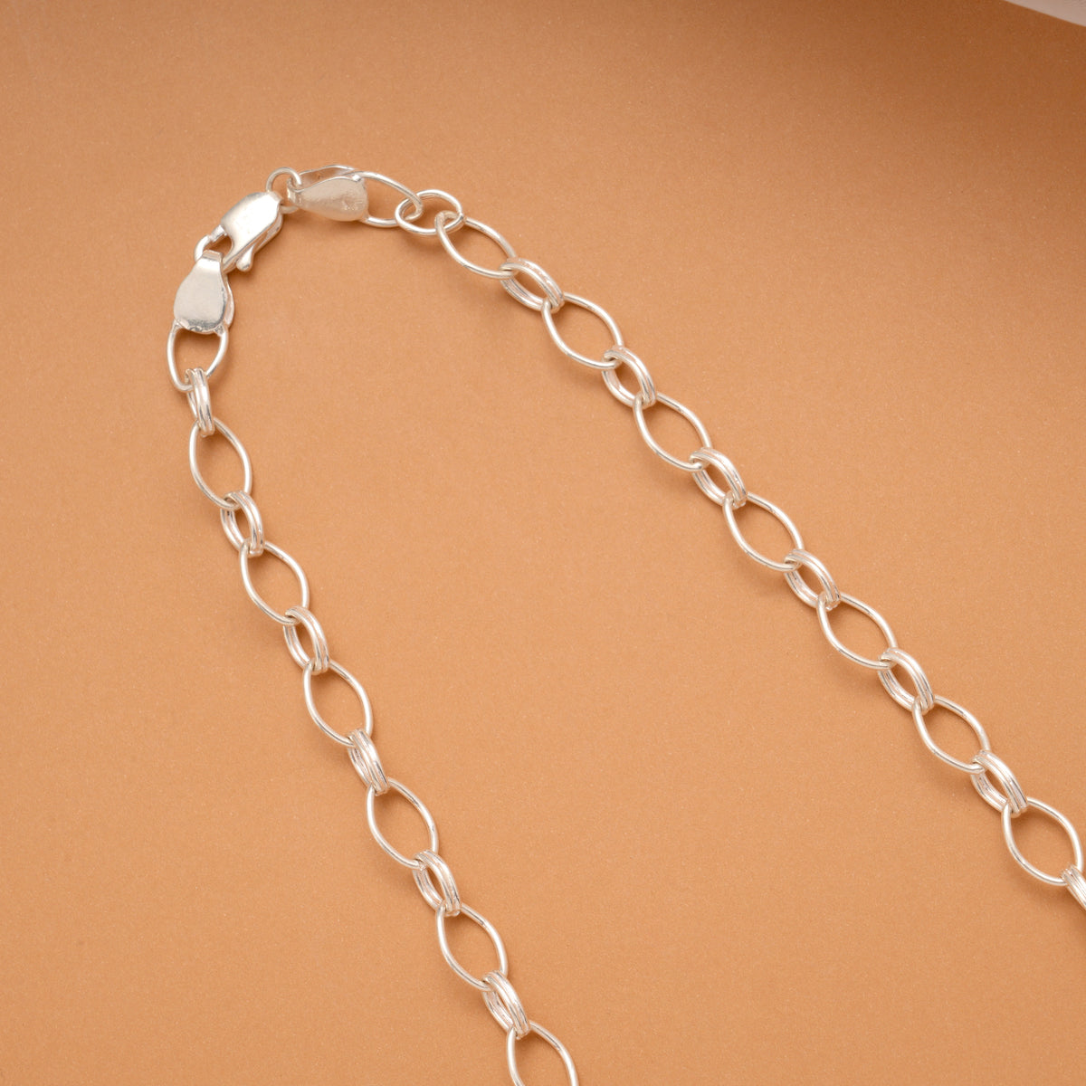 Elegant Oval Link Pattern Silver Chain