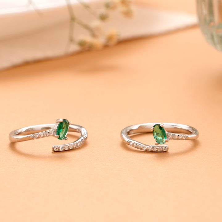 Silver Emerald Twist Toe Ring