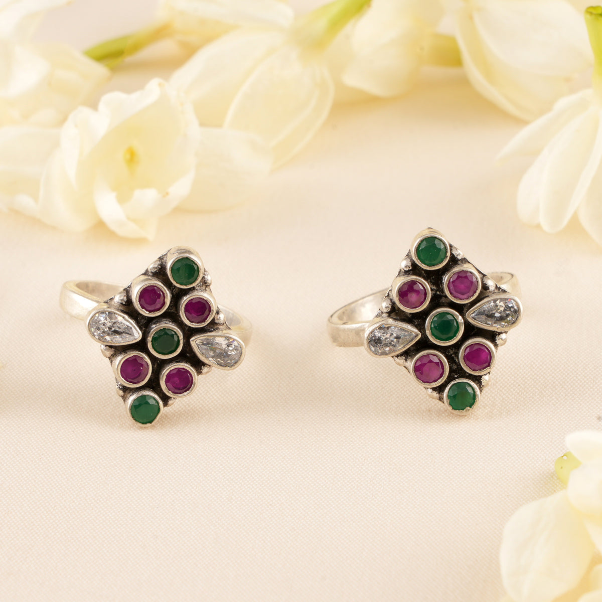 Elegant Ruby-Emerald Circle Silver Toe Ring