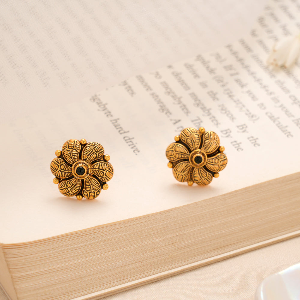 Textured Floral Petal Silver Gold Plated Kundan Stud